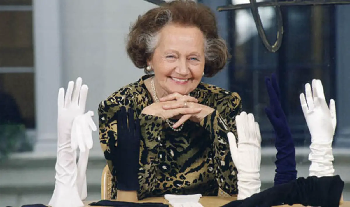 How to tell if Cornelia James is vintage: Logos, Tags & Tips
